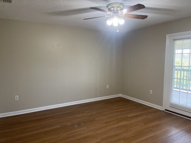 Foto del edificio - 22 E Dubois St