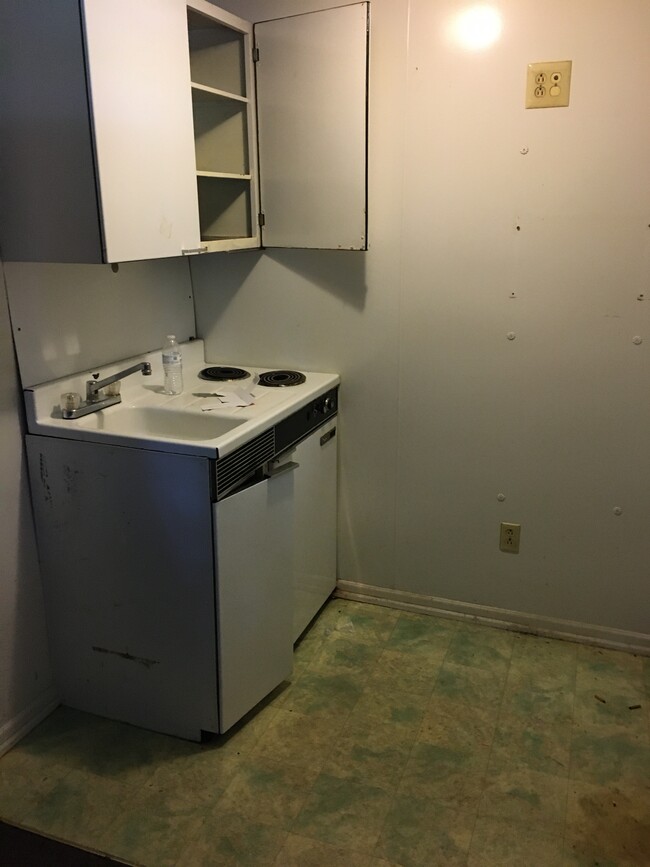 Building Photo - 997 WI-82