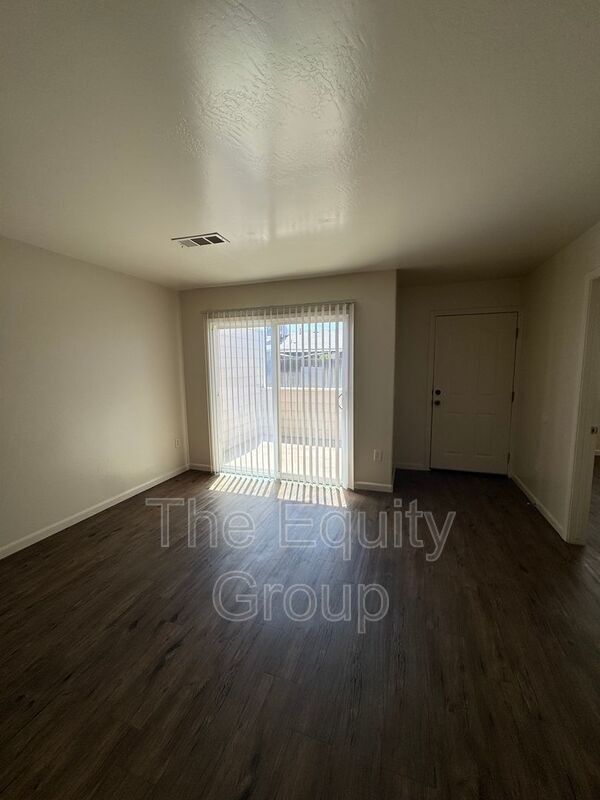 Foto del edificio - 433 N Park St