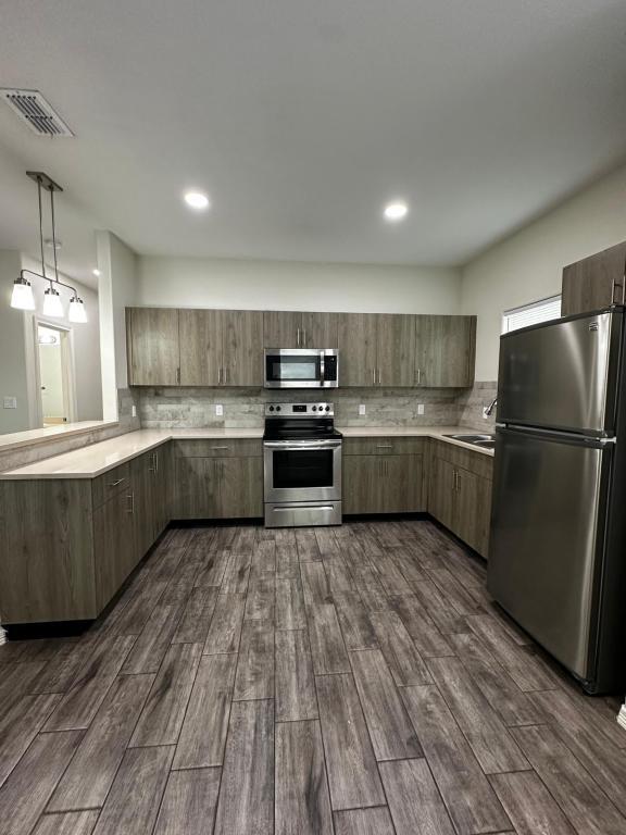 Foto del edificio - 3004 Sabercat Ave