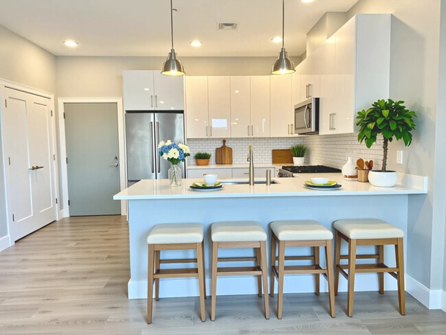 Foto del edificio - 610 Rutherford Ave