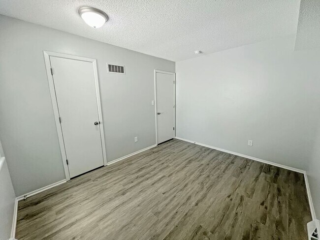 Foto del edificio - 19220 E 5th Ct N