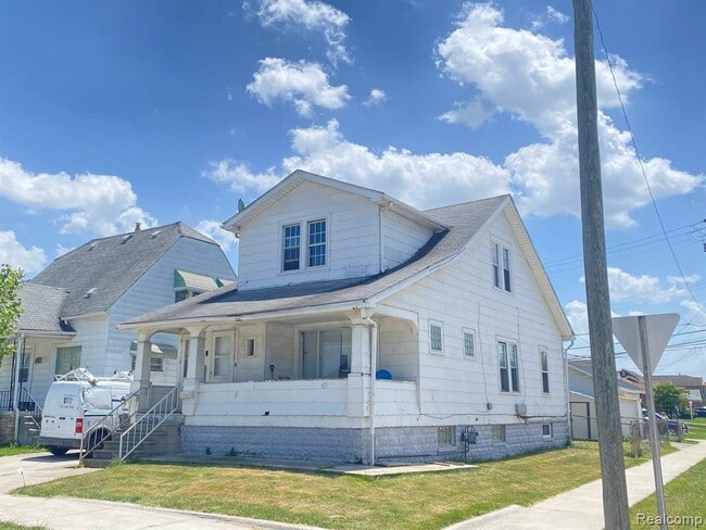 Building Photo - 15251 Normandale St