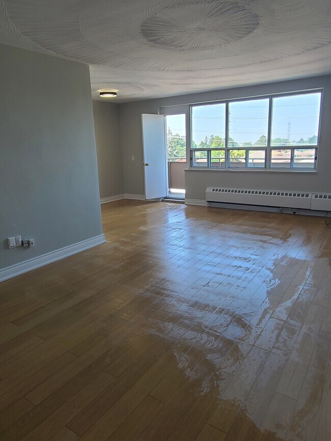 Photo du bâtiment - 875 Kennedy Rd