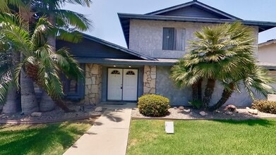 Building Photo - 121 Greentree Ln