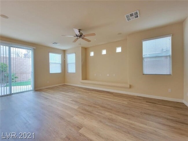 Building Photo - 9132 Spumante Ave