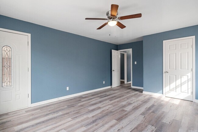 Building Photo - 5708 Alta Vista Dr
