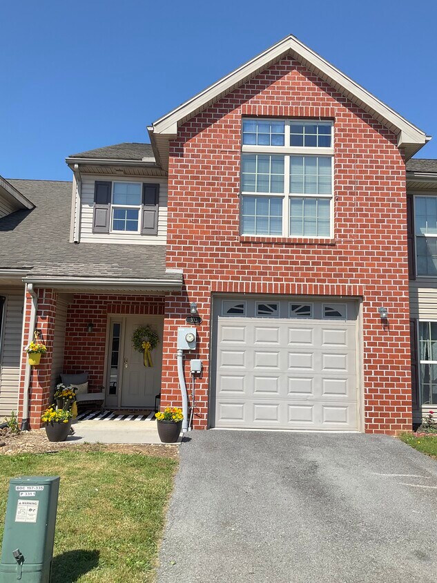 Primary Photo - 333 Channing Dr