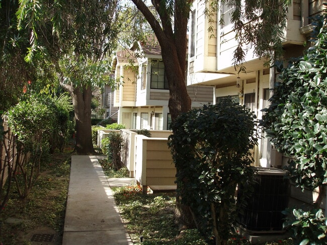 Building Photo - 11350 Foothill Blvd