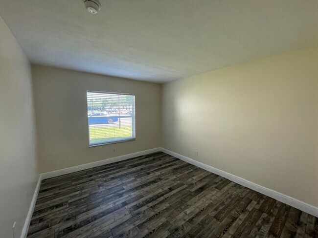 Building Photo - 401 D Banana Cay Drive