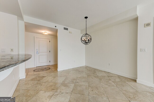 Building Photo - 3338 Peachtree Rd NE