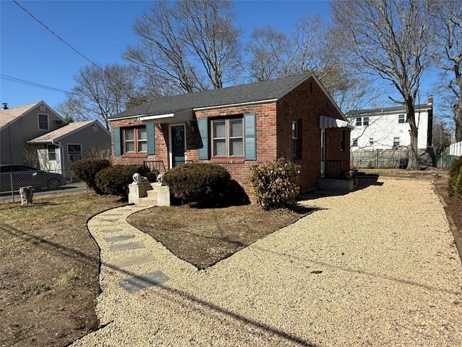 Building Photo - 21 Sherwood Dr