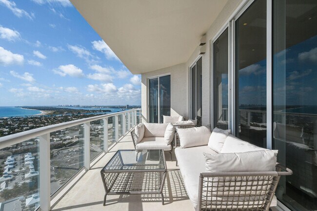 Building Photo - 2700 N Ocean Dr
