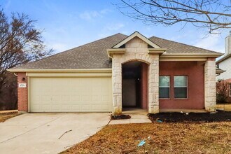 Building Photo - 904 Starling Ln