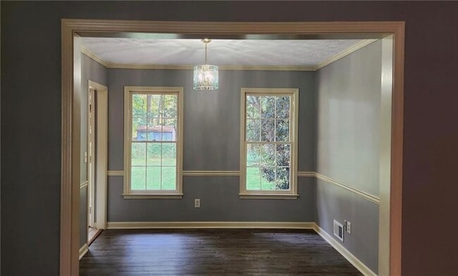 Building Photo - 1011 Forest Park Ln