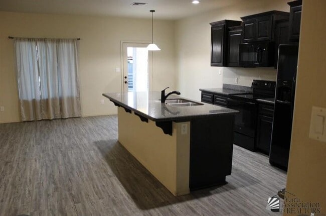 Foto del edificio - 4491 W 27th St