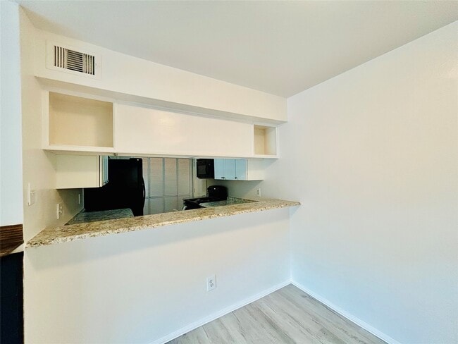 Building Photo - 5989 Allday Dr