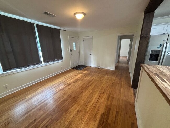 Building Photo - 816 Savage Rd