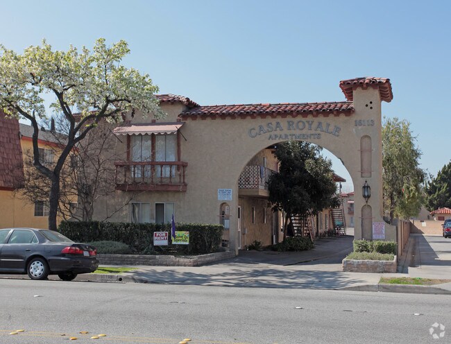 Building Photo - Casa Royale