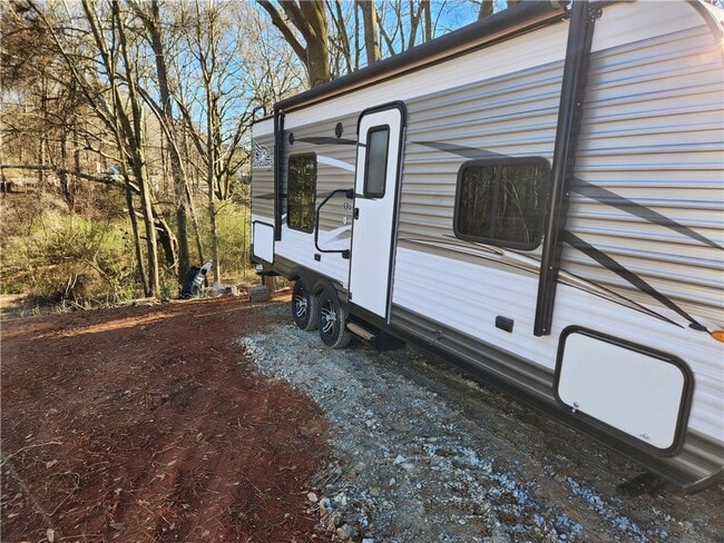 Foto del edificio - 315 Fairplay Rd