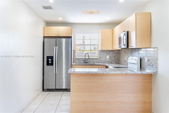 Building Photo - 1214 NW 34th Ave