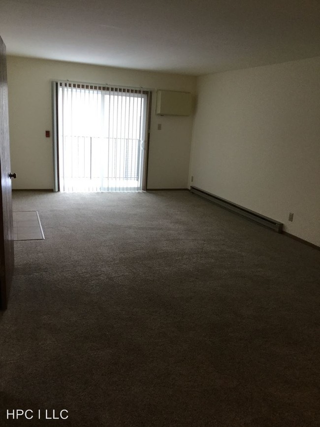 Foto del edificio - 7502 Carrington Dr