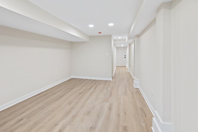 Building Photo - 4737 N Kildare Ave