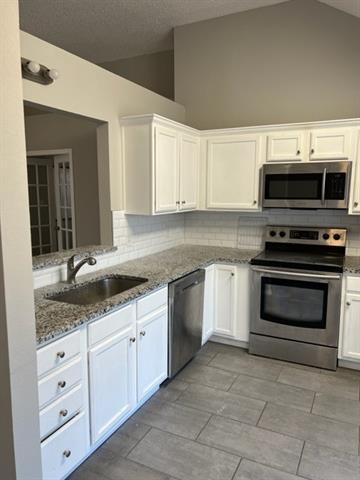 Building Photo - 4743 Shadyway Dr