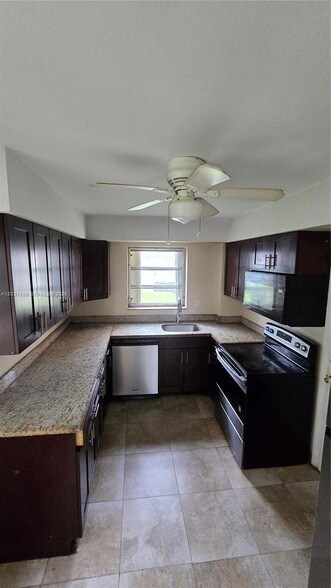 Foto del edificio - 1450 NE 191st St