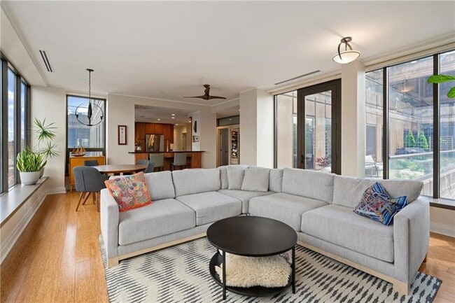 Building Photo - 151 Fort Pitt Blvd