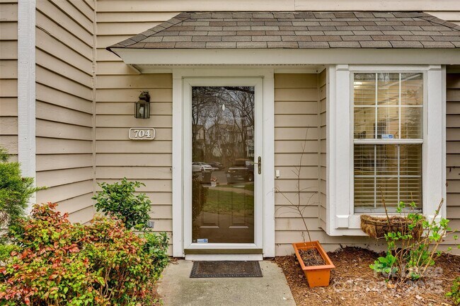Foto del edificio - 704 Heritage Pkwy