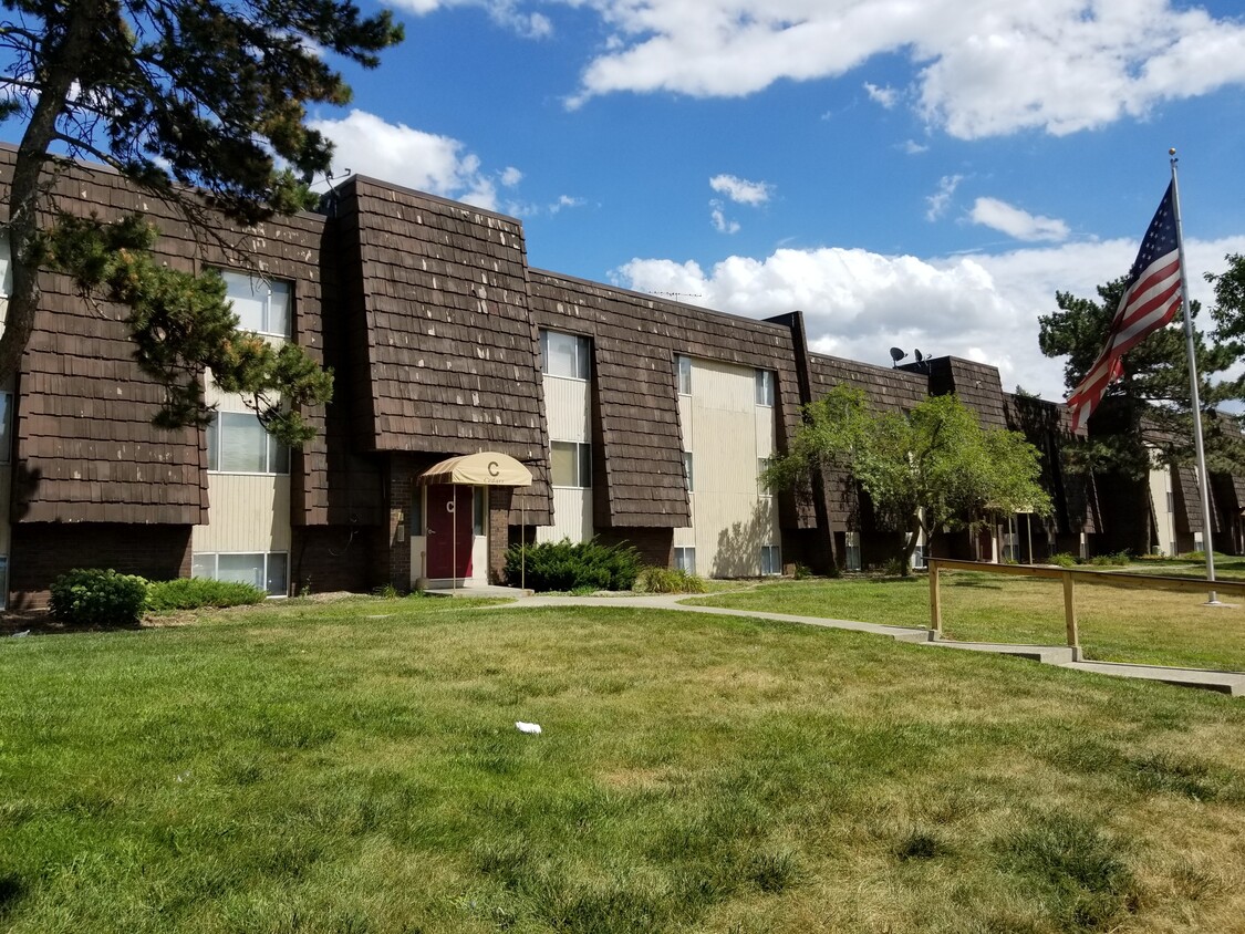 Primary Photo - Cedars Apartments