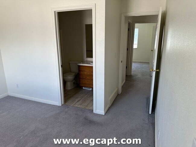Foto del edificio - 1243 N 400 E