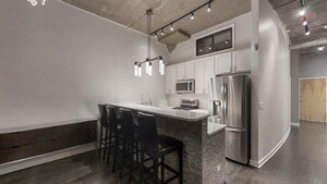 Foto del edificio - 1069 W 14th Pl