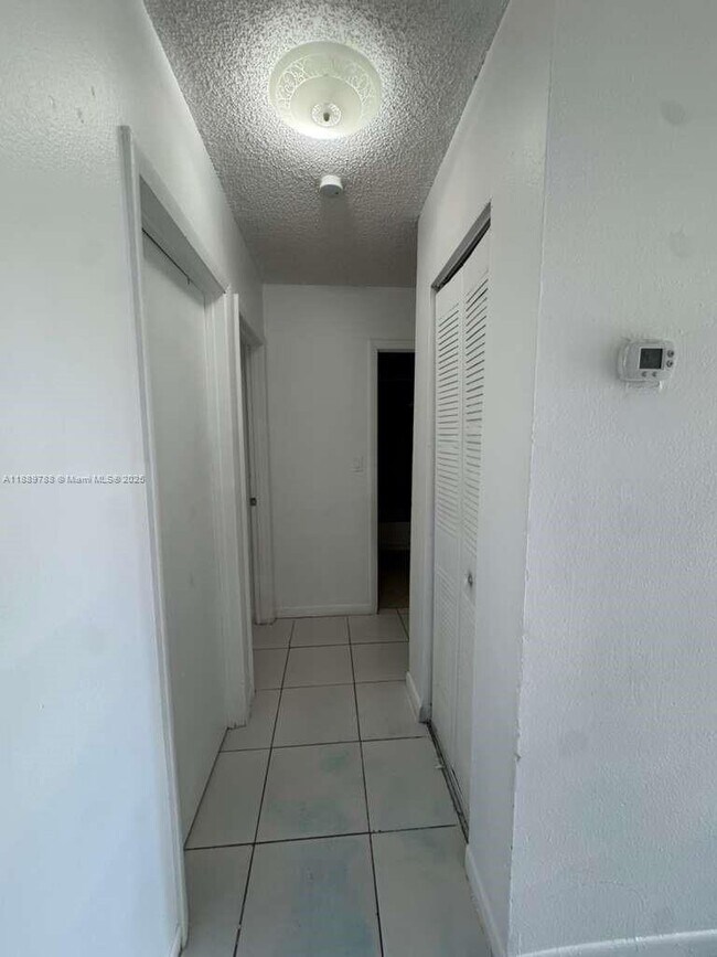 Foto del edificio - 2710 NW 11th Pl