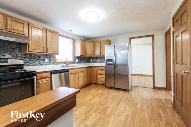 Building Photo - 1413 Beechwood Dr