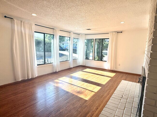 Foto del edificio - 1822 Wight Way