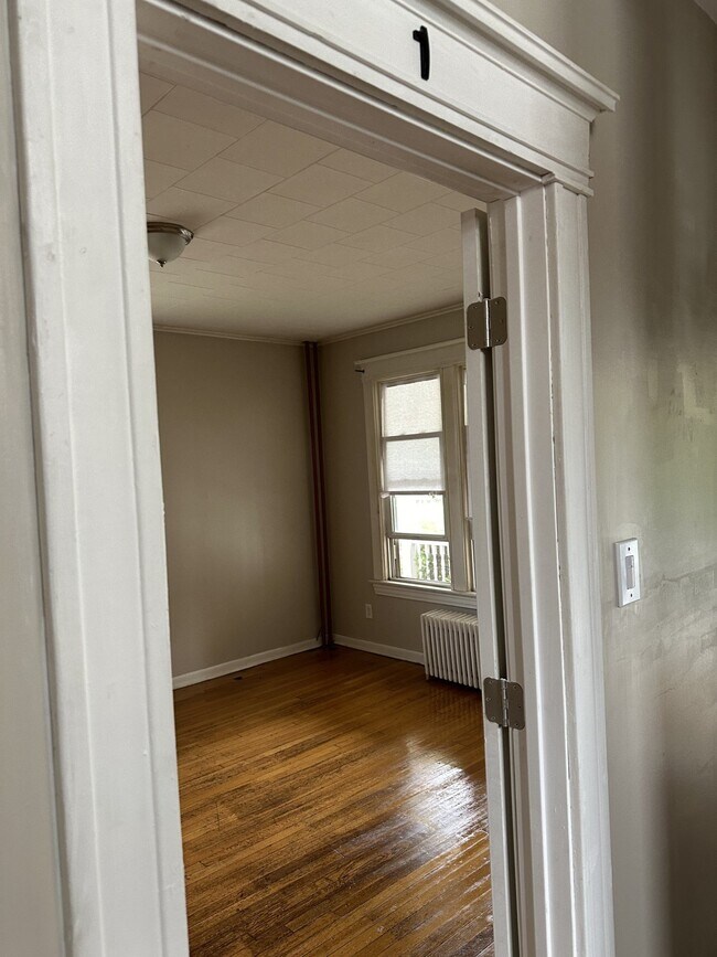Foto del edificio - 705 Hudson Ave