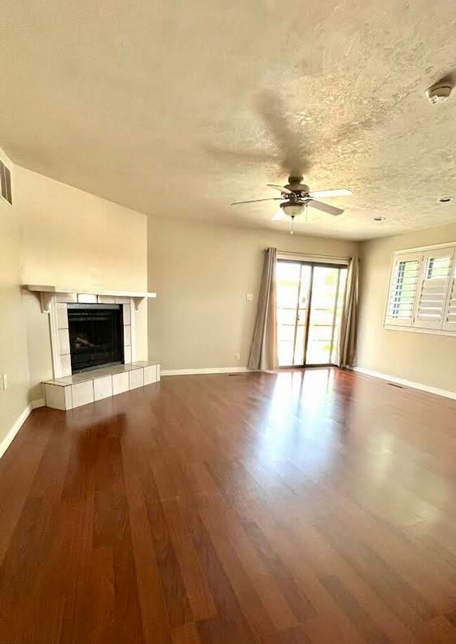Building Photo - 4 Bedroom/2 Bathroom House in Murray