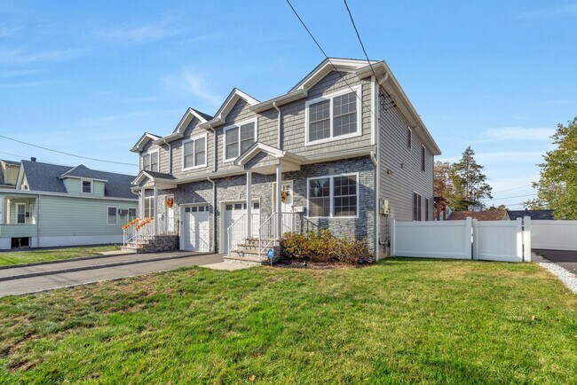 Building Photo - 86 E Clifton Ave