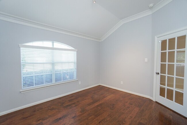 Foto del edificio - 7102 Thistlewood Park Ct