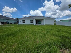Building Photo - 408 NW 31st Pl