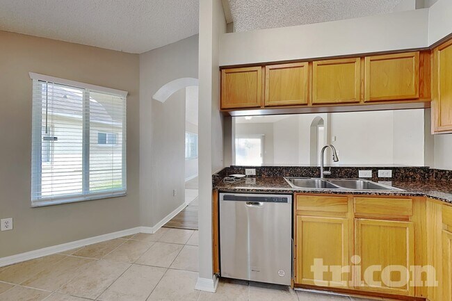 Building Photo - 11749 Lynmoor Dr