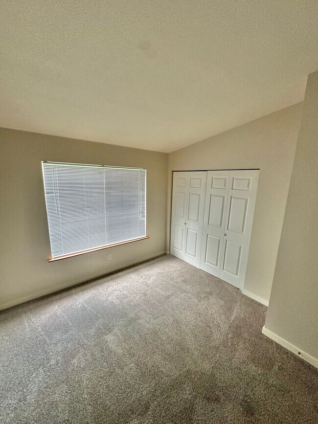 Foto del edificio - 1225 W Prospect Rd