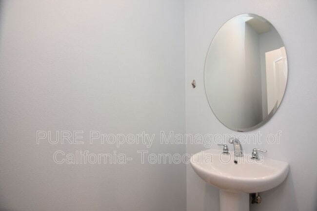 Building Photo - 40404 Calle Real