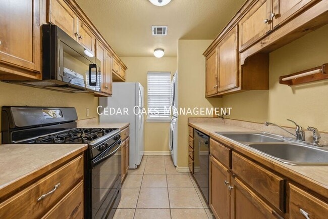 Building Photo - 1302 S C Ct