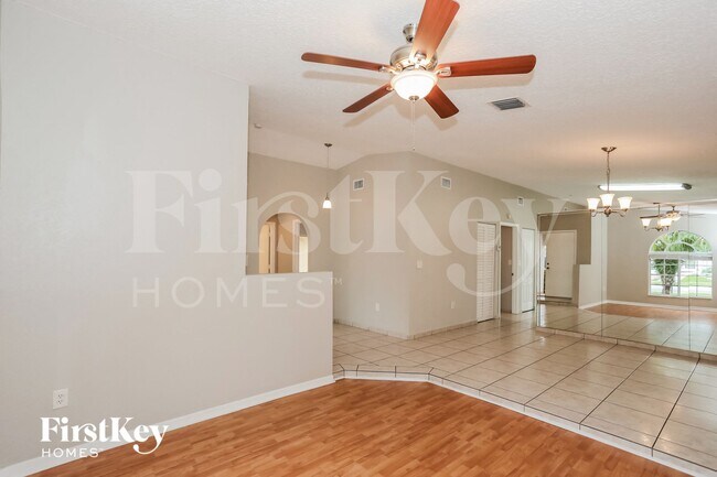 Foto del edificio - 15565 SW 138th Ave