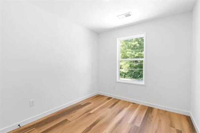 Foto del edificio - 3/2.5 Townhome Centrally Located in Greenv...