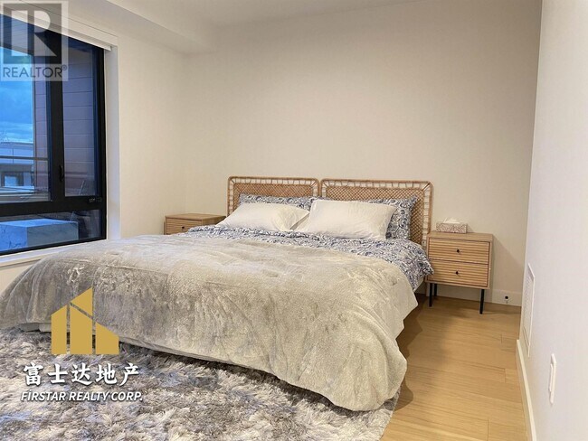 Photo du bâtiment - 6788-6788 Oak St