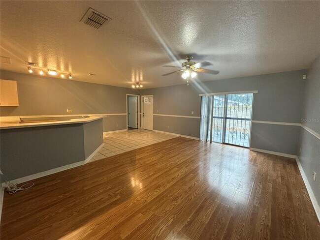 Foto del edificio - 4501 Webster St
